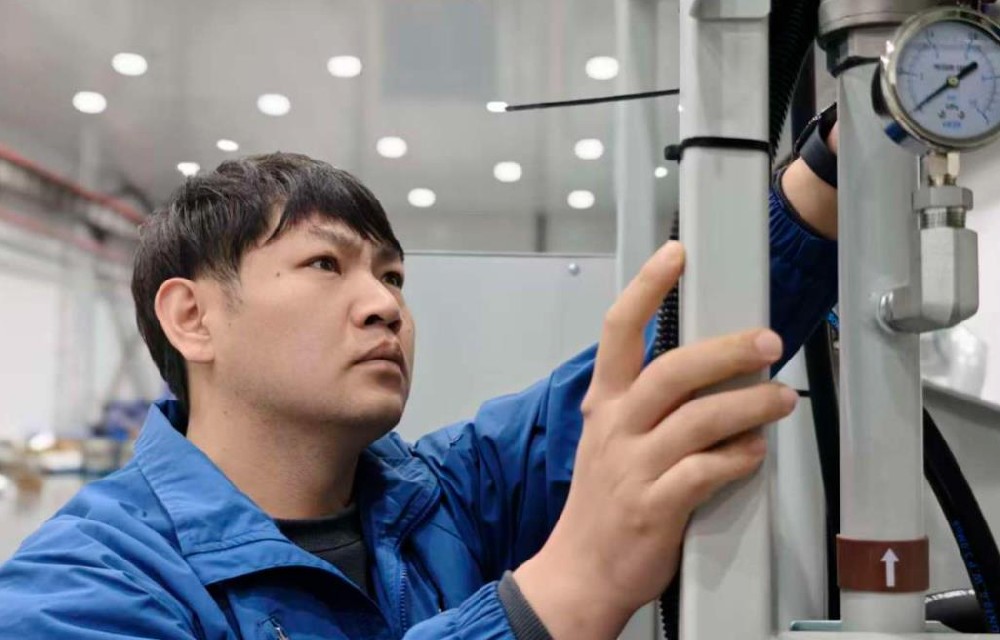 從裝配工到技術(shù)能手：王太元以技術(shù)深耕贏得客戶(hù)信賴(lài)